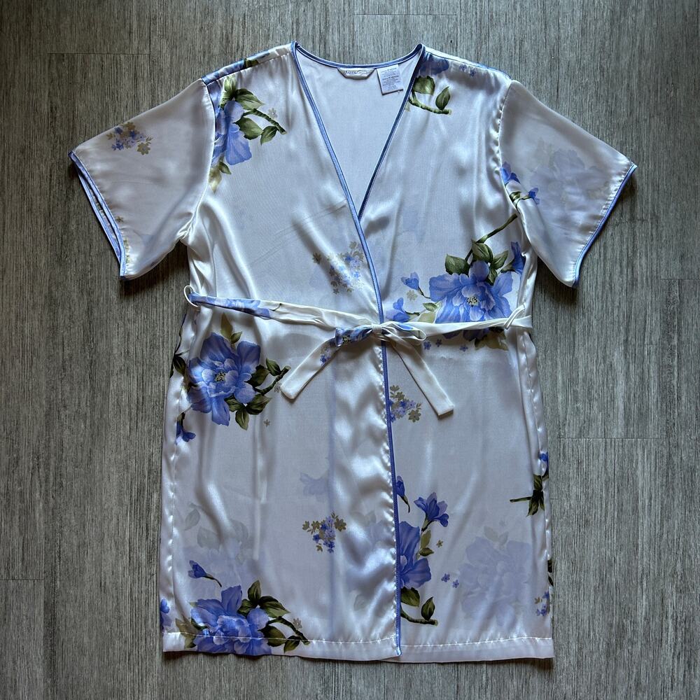 Secret Treasures White Blue Floral Satin Short Sleeve Knee Length Robe Medium